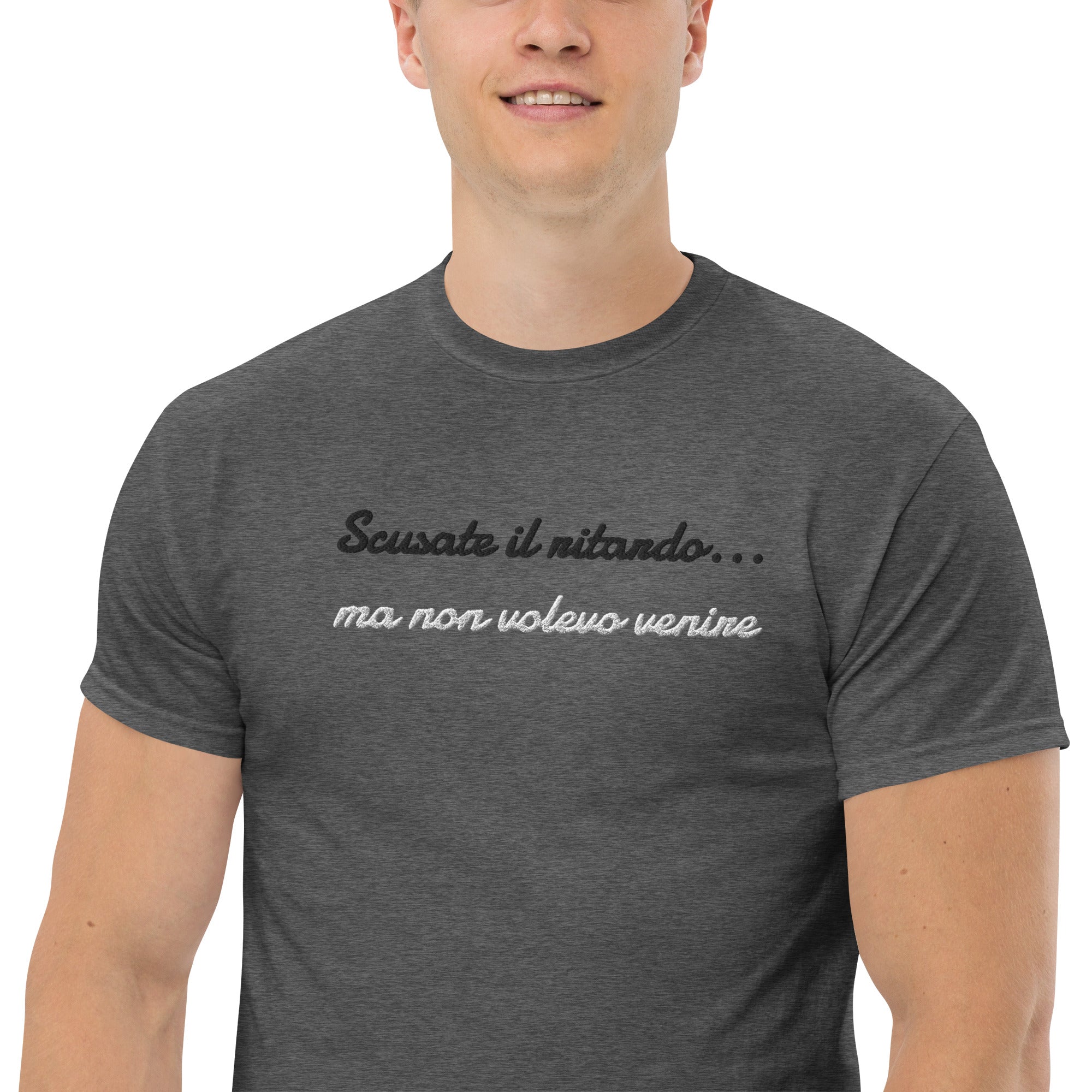 T-shirt Ricamata Unisex – 100% Cotone – Stile Streetwear e Confortevole – Scusate il ritardo ma non volevo venire-Biiply