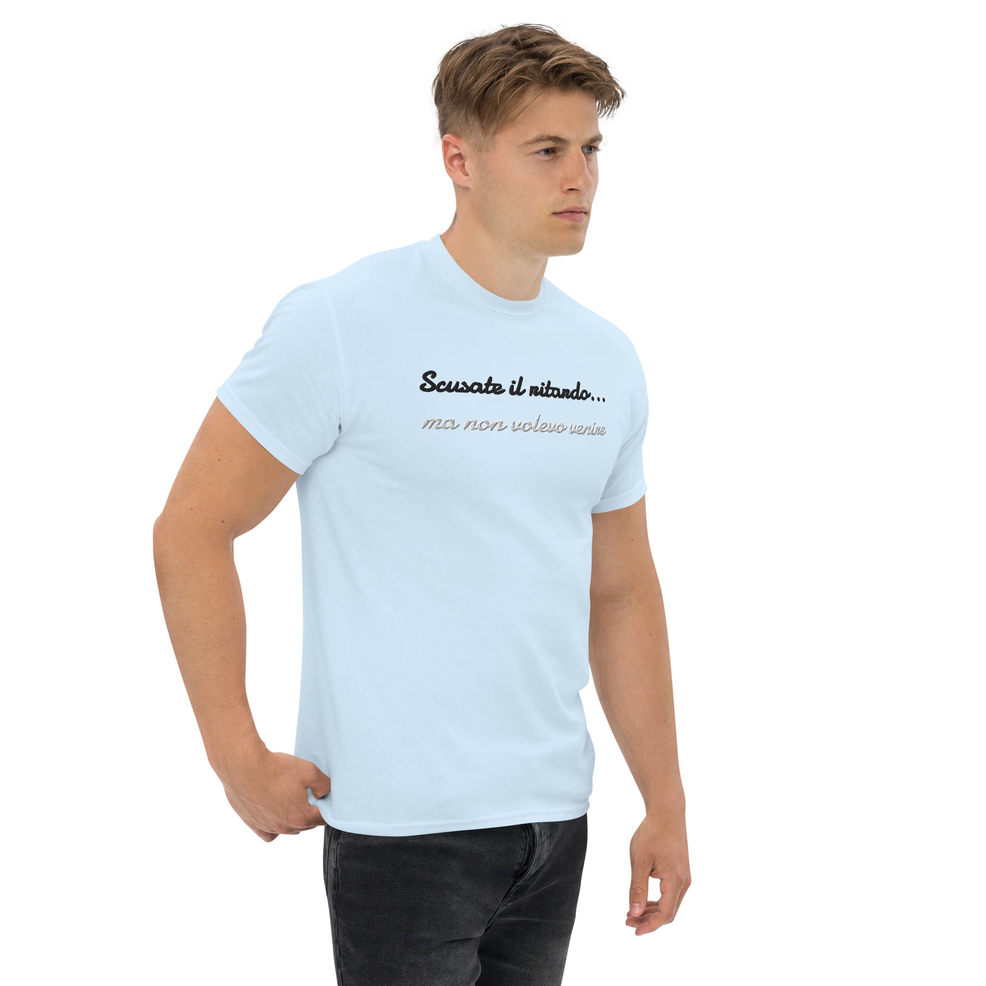 T-shirt Ricamata Unisex – 100% Cotone – Stile Streetwear e Confortevole – Scusate il ritardo ma non volevo venire-Biiply