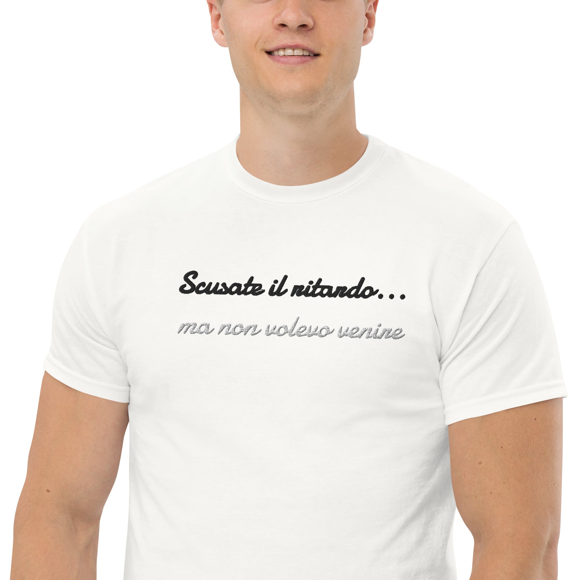 T-shirt Ricamata Unisex – 100% Cotone – Stile Streetwear e Confortevole – Scusate il ritardo ma non volevo venire-Biiply
