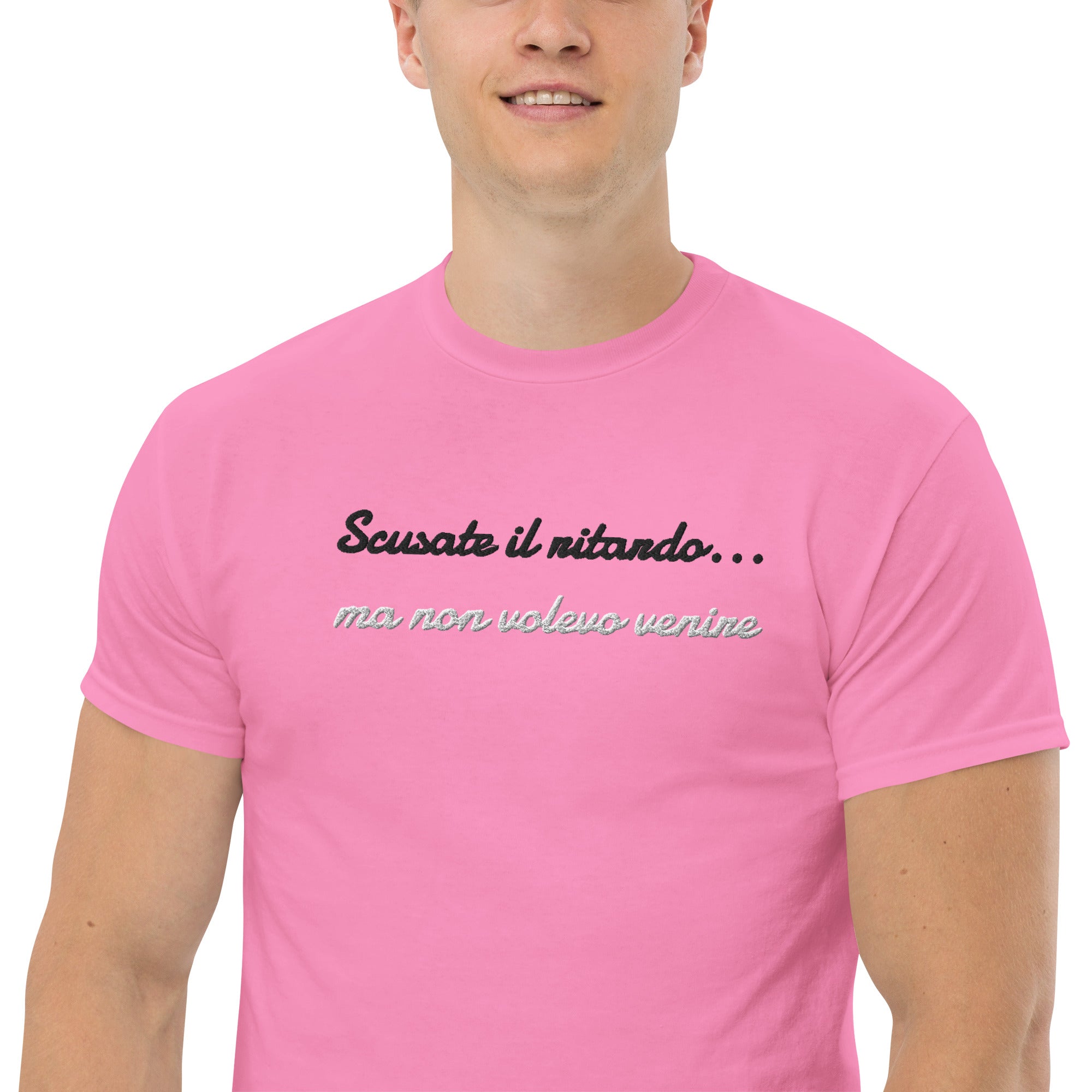 T-shirt Ricamata Unisex – 100% Cotone – Stile Streetwear e Confortevole – Scusate il ritardo ma non volevo venire-Biiply
