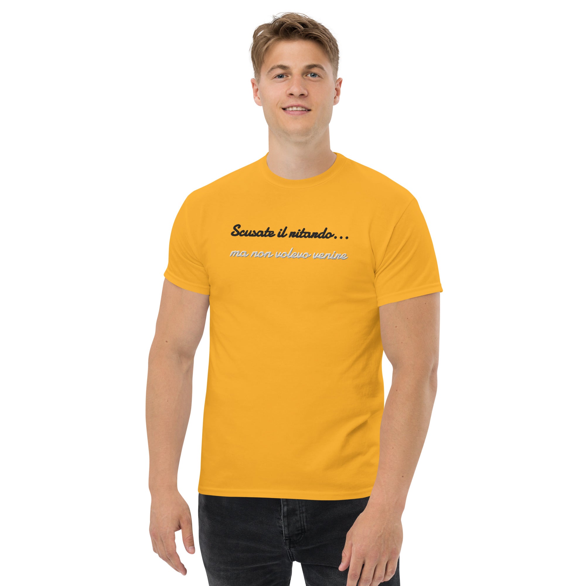 T-shirt Ricamata Unisex – 100% Cotone – Stile Streetwear e Confortevole – Scusate il ritardo ma non volevo venire-Biiply