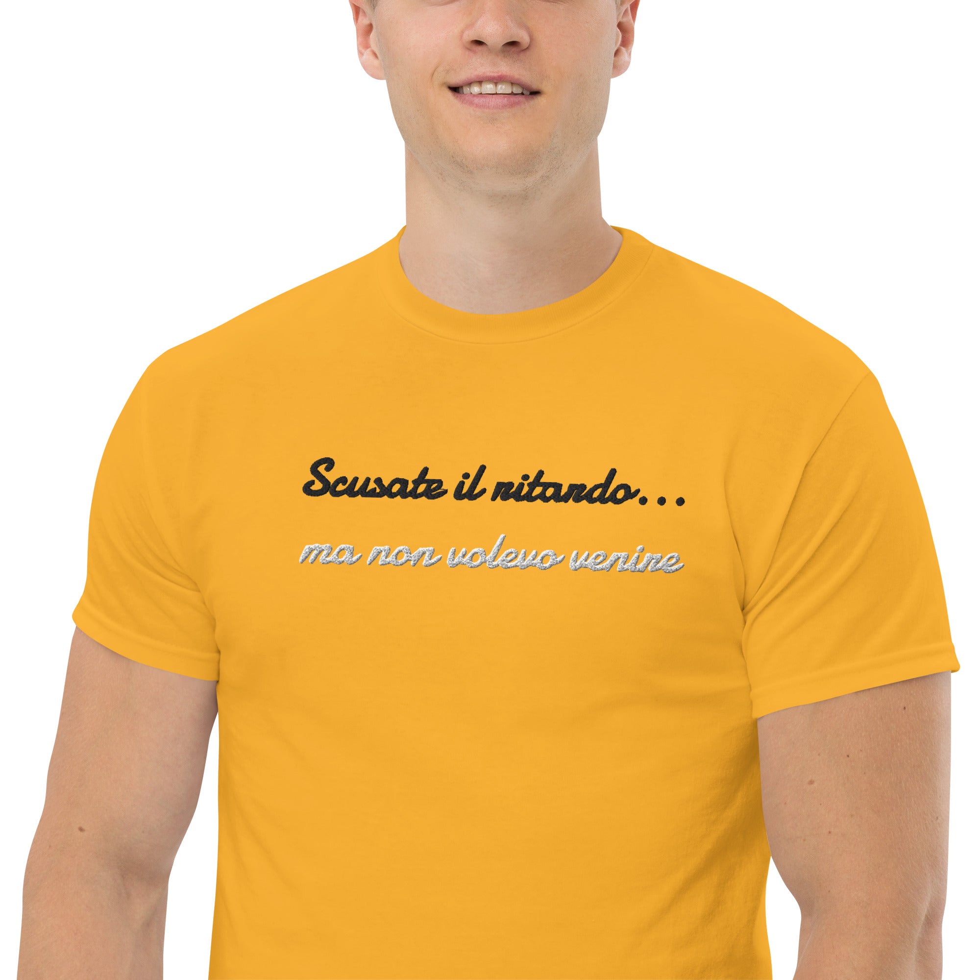 T-shirt Ricamata Unisex – 100% Cotone – Stile Streetwear e Confortevole – Scusate il ritardo ma non volevo venire-Biiply