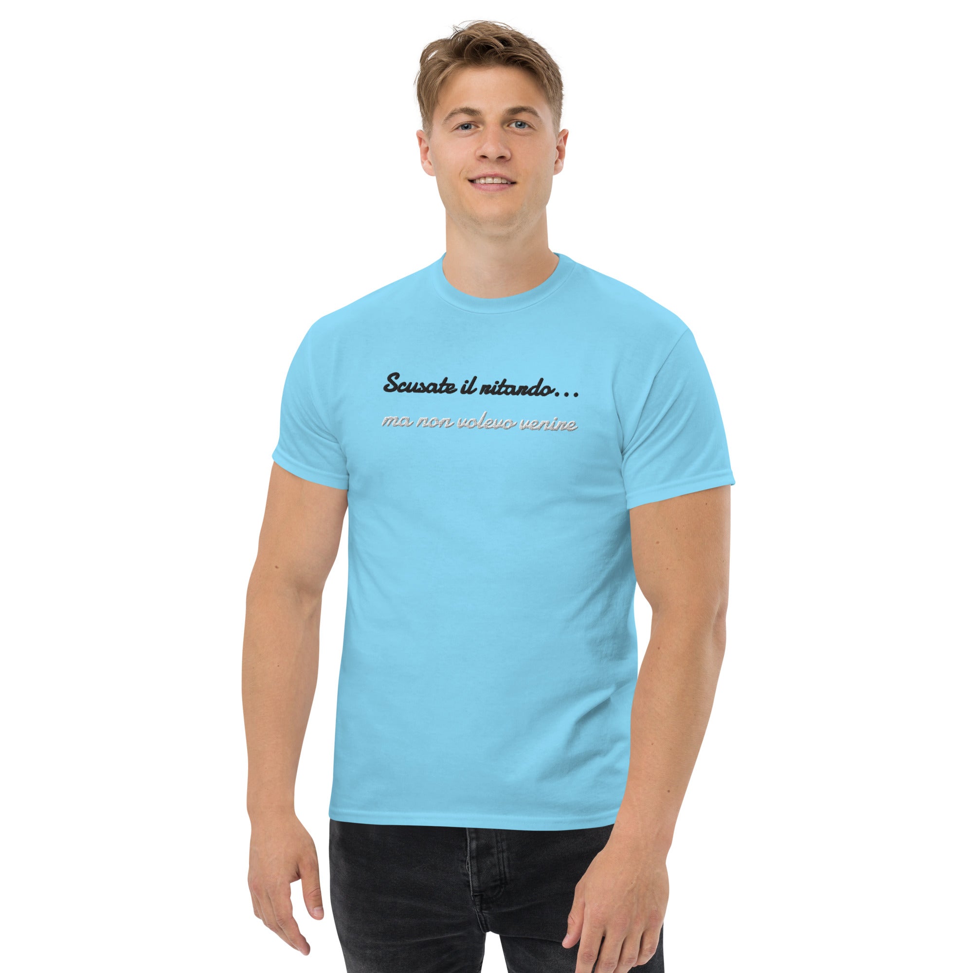 T-shirt Ricamata Unisex – 100% Cotone – Stile Streetwear e Confortevole – Scusate il ritardo ma non volevo venire-Biiply