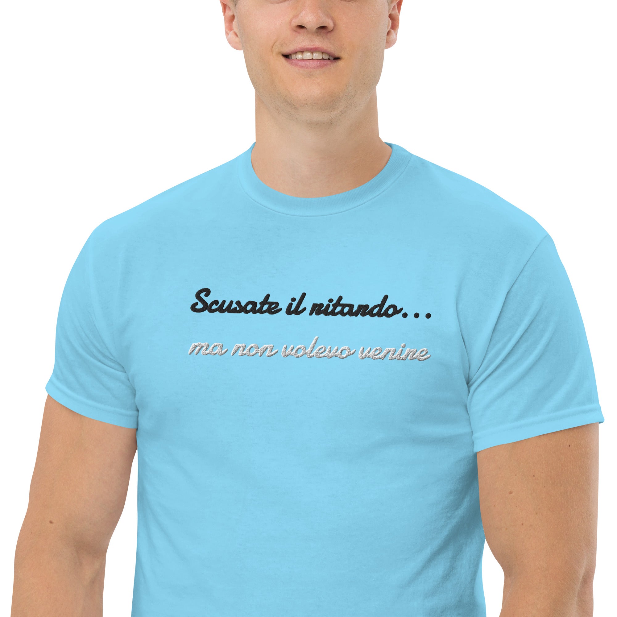 T-shirt Ricamata Unisex – 100% Cotone – Stile Streetwear e Confortevole – Scusate il ritardo ma non volevo venire-Biiply
