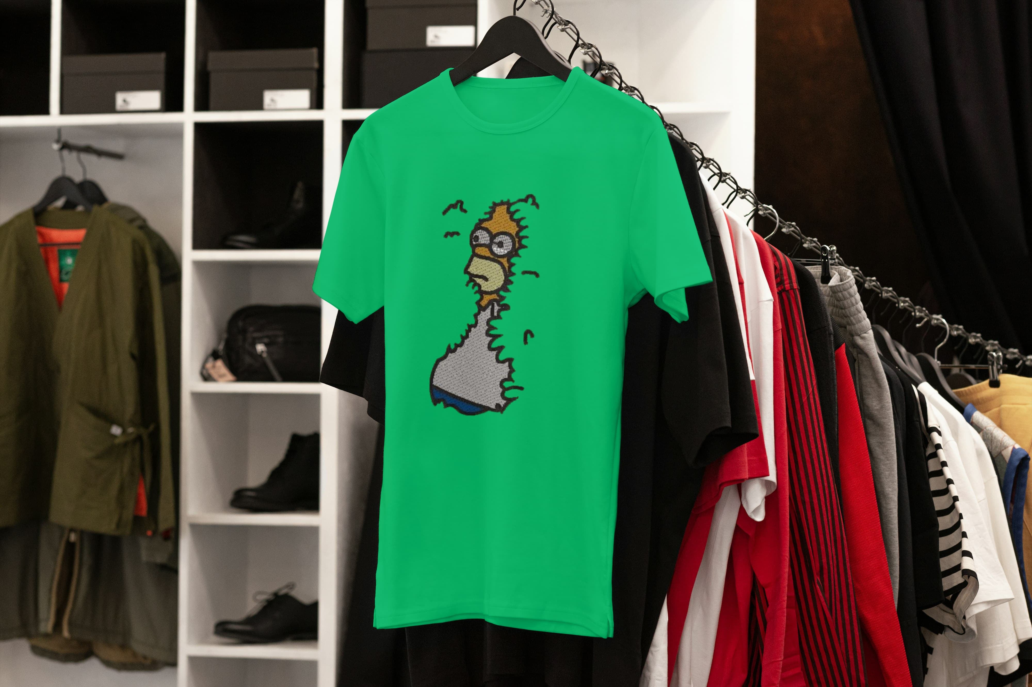 T-Shirt Unisex Ricamata 100% Cotone – Confortevole – Design Homer che entra nella siepe