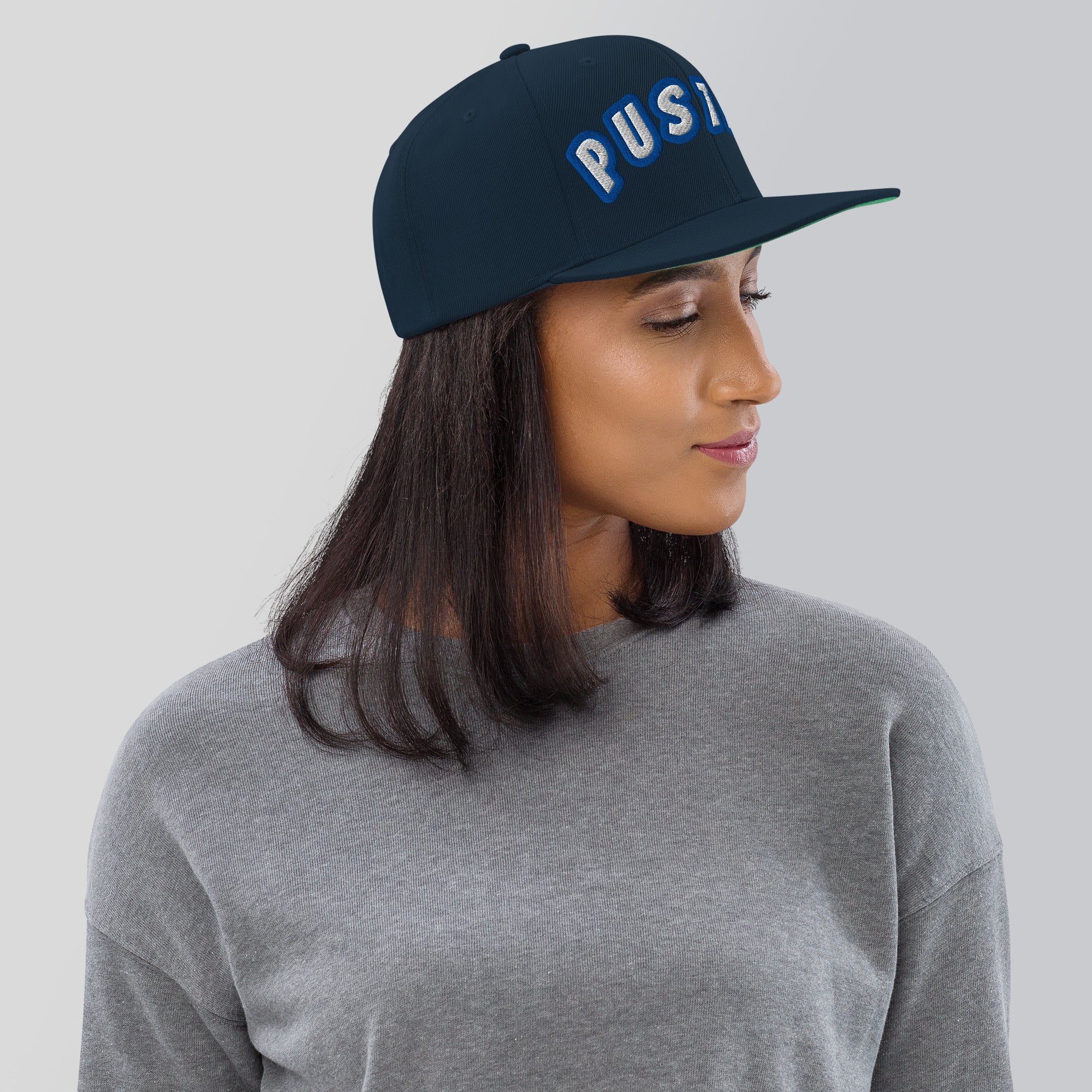 Cappello Ricamatato Visiera Piatta Pustaz